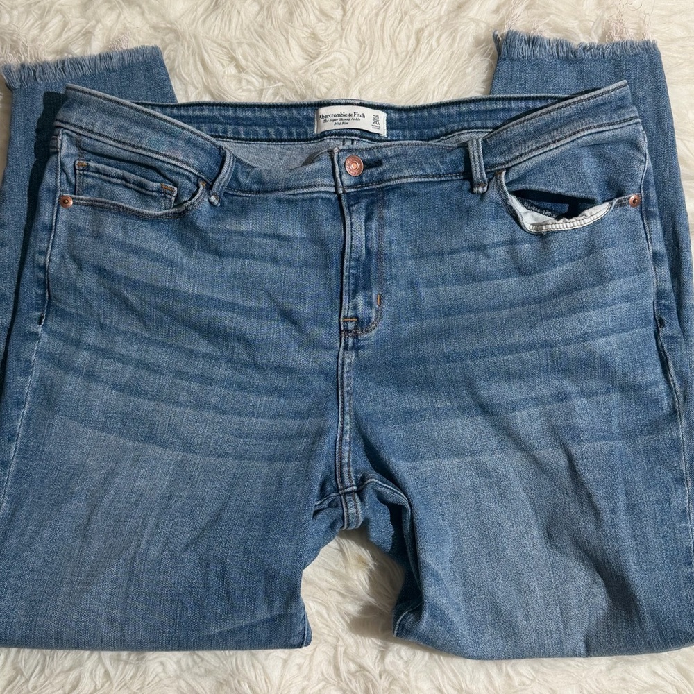 Abercrombie & Fitch 35 Super Skinny Ankle Mid Rise Women's Skinny Jeans in Blue
